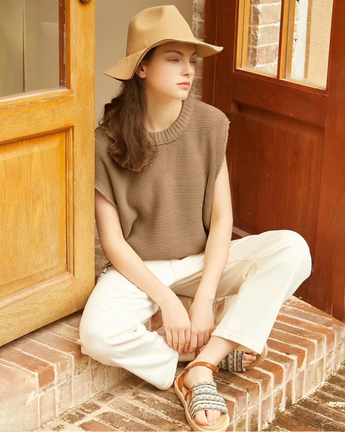 Locachy Women's Vintage Crew Neck Sweater Vest Casual Cropped Sleeveless Knit Pullover Top